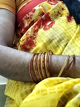 Snapshot of Tamilrojanew chatting on October 10, 10:38 am Tamilrojanew online show from October 10, 10:38 am