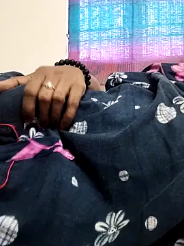 Snapshot of Tamilrojanew chatting on November 2, 1:10 am Tamilrojanew online show from November 2, 1:10 am