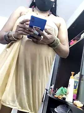 Snapshot of Tamilrojanew chatting on December 12, 5:52 am Tamilrojanew online show from December 12, 5:52 am