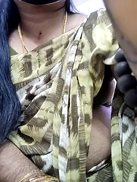 Snapshot of Tamilrojanew chatting on May 26, 6:44 am Tamilrojanew online show from May 26, 6:44 am