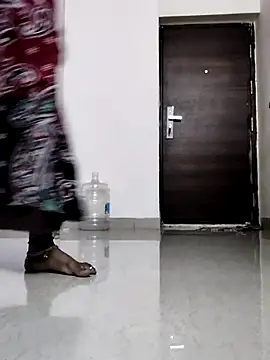 Snapshot of Tamilrojanew chatting on November 14, 10:08 am Tamilrojanew online show from November 14, 10:08 am