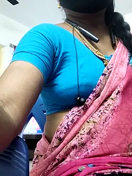 Snapshot of Tamilrojanew chatting on May 13, 7:15 am Tamilrojanew online show from May 13, 7:15 am