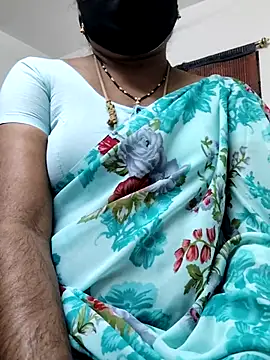Snapshot of Tamilrojanew chatting on April 20, 5:25 pm Tamilrojanew online show from April 20, 5:25 pm