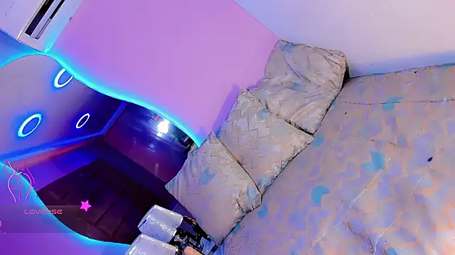 Shanelengel online show from November 14, 6:28 am