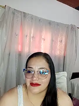 Snapshot of emily_sweet13 chatting on March 4, 7:01 pm emily sweet13 online show from March 4, 7:01 pm
