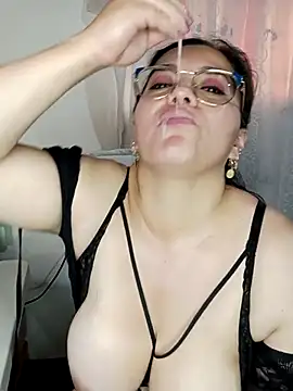 Snapshot of emily_sweet13 chatting on March 10, 9:40 pm emily sweet13 online show from March 10, 9:40 pm