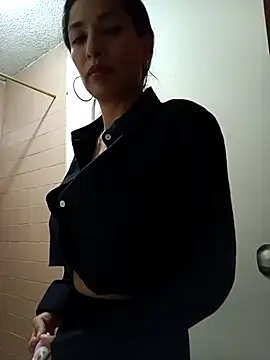 chloewildd  online show from April 5, 10:16 pm