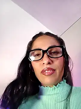 chloewildd  online show from February 26, 1:00 pm