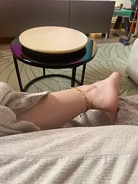 Petite moi online show from February 21, 10:28 am