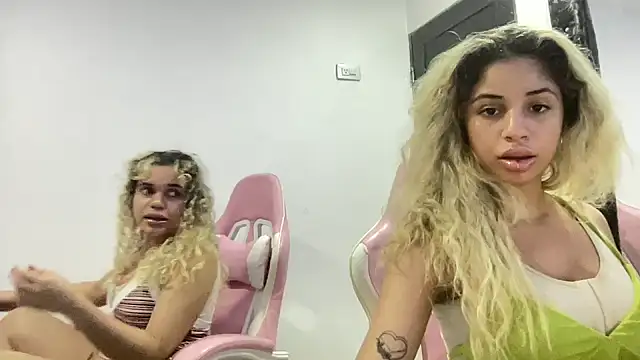 Snapshot of brithneysquirt chatting on January 11, 10:16 pm brithneysquirt online show from January 11, 10:16 pm