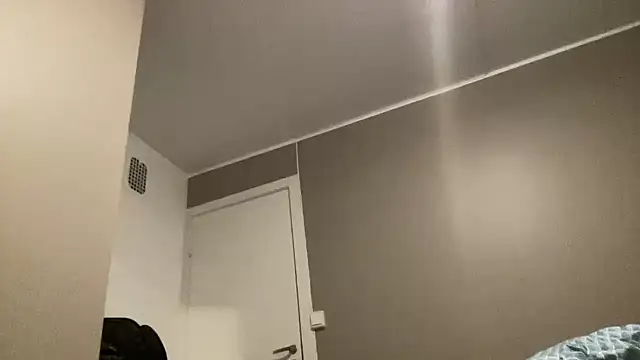 Snapshot of brithneysquirt chatting on March 12, 7:29 pm brithneysquirt online show from March 12, 7:29 pm