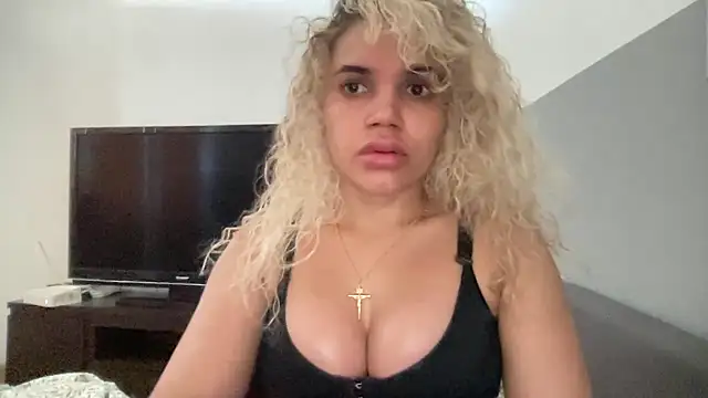 Snapshot of brithneysquirt chatting on February 28, 9:20 am brithneysquirt online show from February 28, 9:20 am