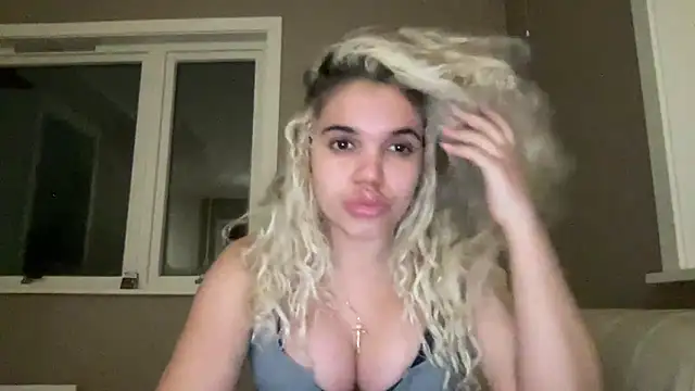 Snapshot of brithneysquirt chatting on March 10, 8:13 pm brithneysquirt online show from March 10, 8:13 pm