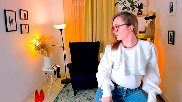 AdelaideRosabel online show from February 22, 9:37 pm