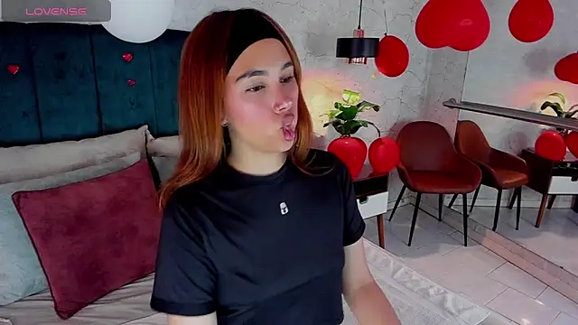 Snapshot of AdeleAndersonn chatting on February 18, 7:54 pm AdeleAndersonn online show from February 18, 7:54 pm