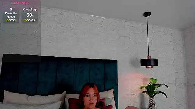 AdeleAndersonn online show from March 10, 9:30 pm