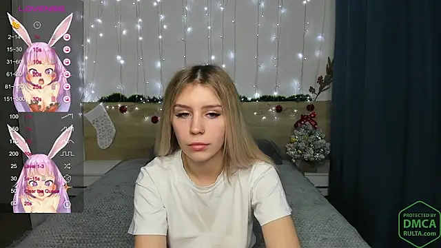 Snapshot of Kitty_Aurora chatting on December 12, 4:21 pm Kitty Aurora online show from December 12, 4:21 pm