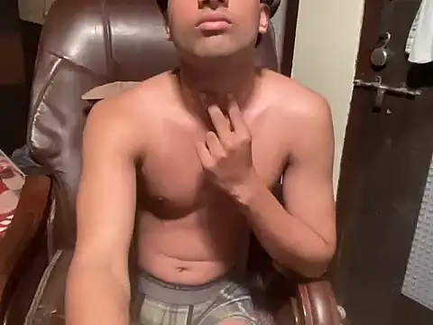 yourhero3466 online show from October 15, 4:37 pm