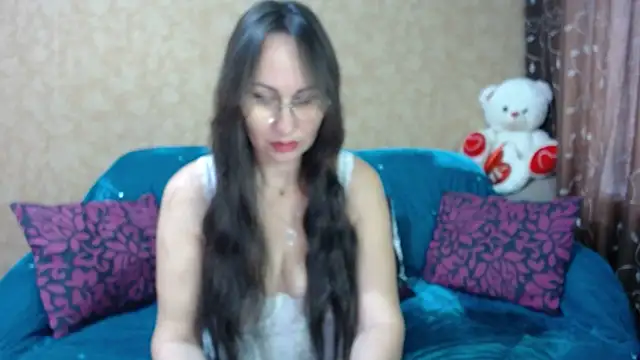 MilfBrunet online show from November 29, 8:47 am