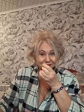 Snapshot of PALETT chatting on February 1, 6:10 am PALETT online show from February 1, 6:10 am