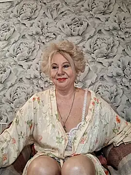 Snapshot of PALETT chatting on February 28, 4:10 am PALETT online show from February 28, 4:10 am