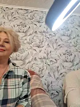 Snapshot of PALETT chatting on February 7, 6:14 am PALETT online show from February 7, 6:14 am