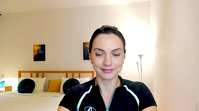 Snapshot of LovelyeeMia chatting on December 6, 3:06 pm LovelyeeMia online show from December 6, 3:06 pm