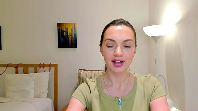 Snapshot of LovelyeeMia chatting on January 3, 1:57 pm LovelyeeMia online show from January 3, 1:57 pm