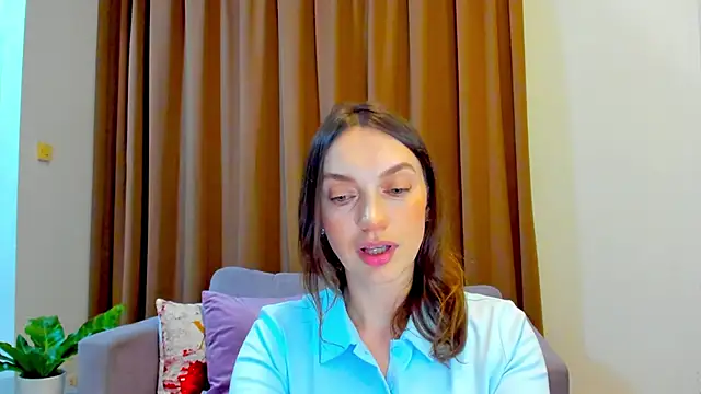 Snapshot of LovelyeeMia chatting on October 5, 12:07 pm LovelyeeMia online show from October 5, 12:07 pm