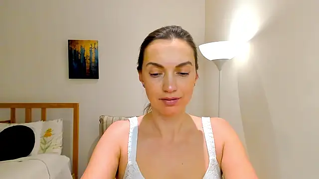 Snapshot of LovelyeeMia chatting on December 21, 1:42 pm LovelyeeMia online show from December 21, 1:42 pm