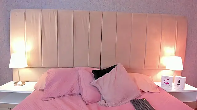 megan bat online show from December 22, 3:55 pm