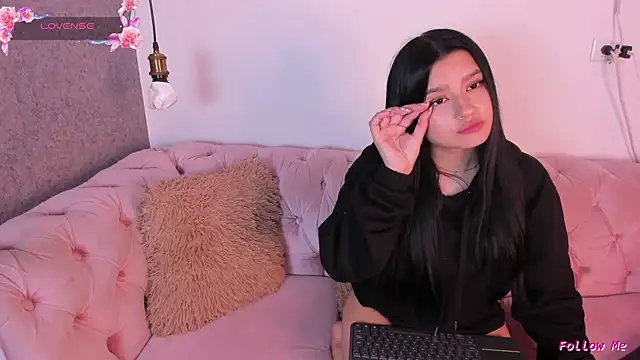 megan bat online show from December 27, 5:05 pm