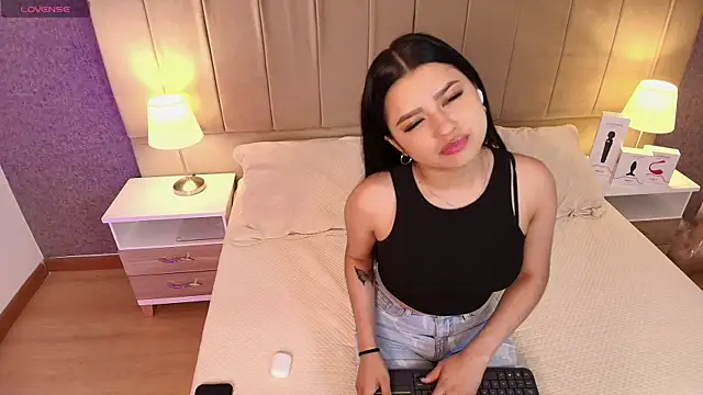 megan bat online show from January 28, 12:00 pm