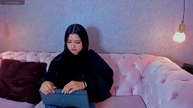 megan bat online show from February 1, 4:00 pm