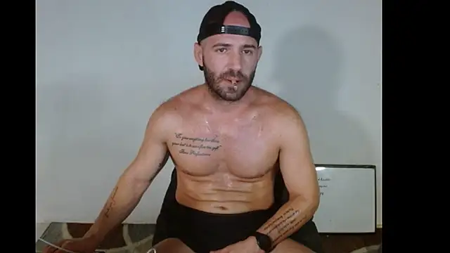 Snapshot of TheNakedPreacher chatting on January 23, 9:39 am TheNakedPreacher online show from January 23, 9:39 am