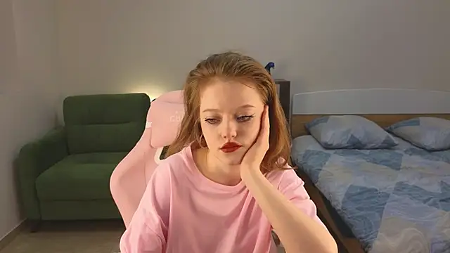 Snapshot of Eveleen_Soleen chatting on September 28, 12:34 pm Eveleen Soleen online show from September 28, 12:34 pm