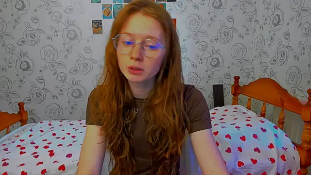 Snapshot of Fire_Luna chatting on May 5, 10:07 am Fire Luna online show from May 5, 10:07 am