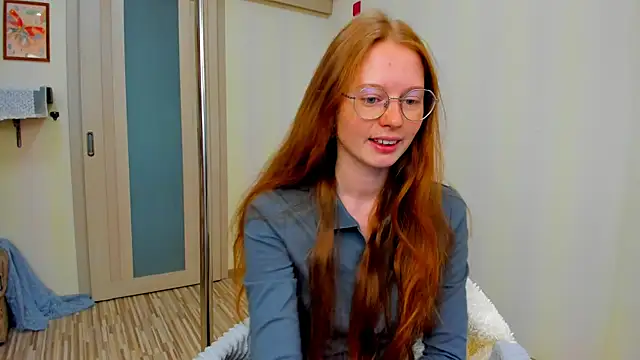 Snapshot of Fire_Luna chatting on October 7, 6:47 am Fire Luna online show from October 7, 6:47 am