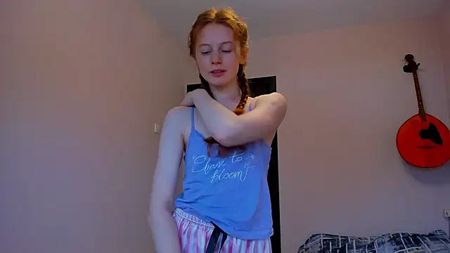 Snapshot of Fire_Luna chatting on December 12, 7:41 am Fire Luna online show from December 12, 7:41 am