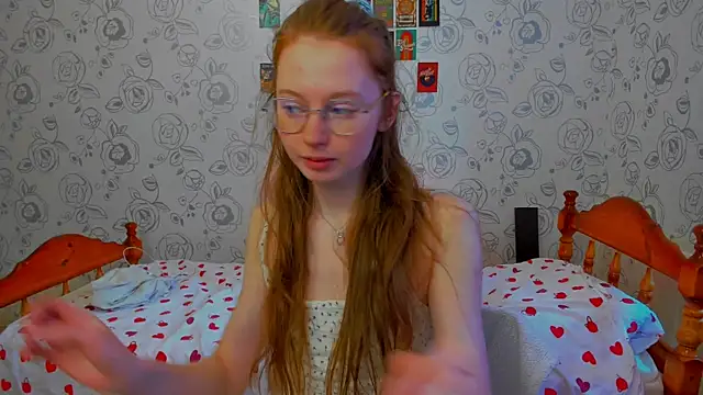 Snapshot of Fire_Luna chatting on May 4, 10:07 am Fire Luna online show from May 4, 10:07 am