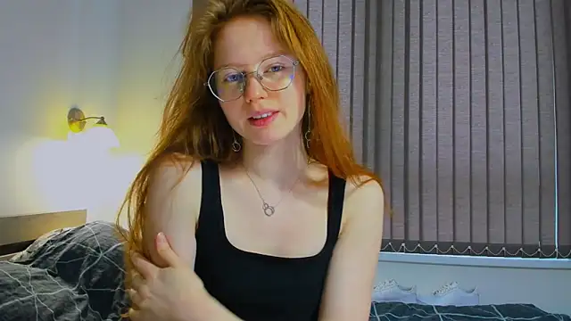 Snapshot of Fire_Luna chatting on January 13, 8:15 am Fire Luna online show from January 13, 8:15 am