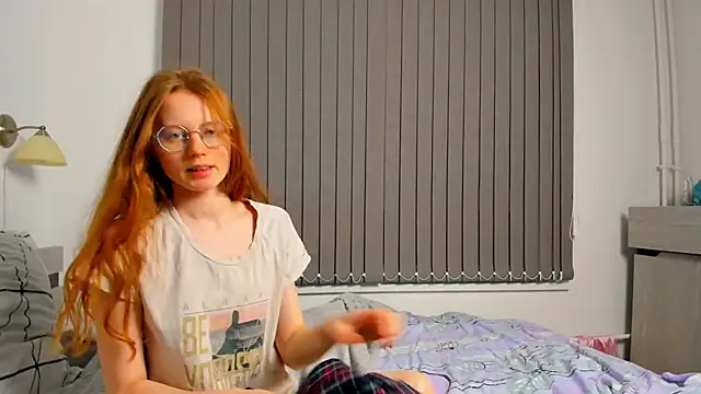 Snapshot of Fire_Luna chatting on December 3, 5:17 pm Fire Luna online show from December 3, 5:17 pm