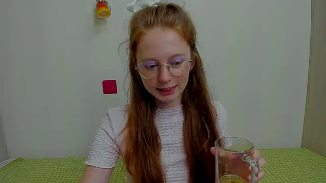 Snapshot of Fire_Luna chatting on September 11, 5:29 am Fire Luna online show from September 11, 5:29 am