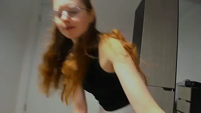 Snapshot of Fire_Luna chatting on February 10, 9:58 am Fire Luna online show from February 10, 9:58 am