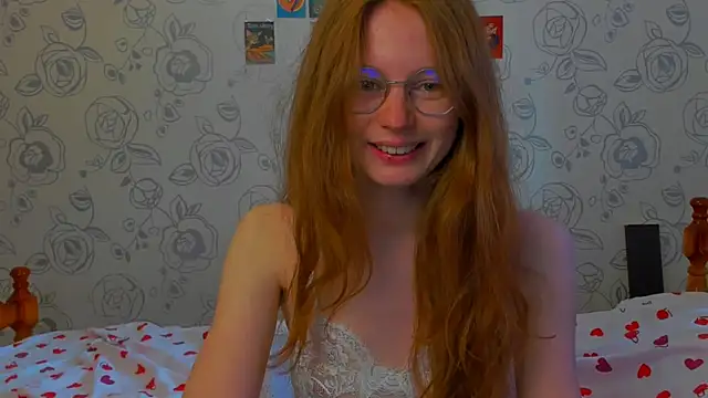 Snapshot of Fire_Luna chatting on May 11, 11:33 am Fire Luna online show from May 11, 11:33 am