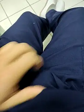 Snapshot of gatmoreno1 chatting on October 7, 4:19 pm gatmoreno1 online show from October 7, 4:19 pm