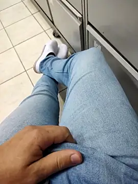 Snapshot of gatmoreno1 chatting on October 11, 2:29 pm gatmoreno1 online show from October 11, 2:29 pm