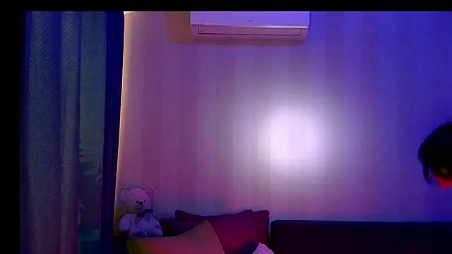 Snapshot of LilyXSky chatting on February 19, 2:55 pm LilyXSky online show from February 19, 2:55 pm