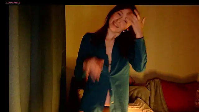 LilyXSky online show from November 7, 2:43 pm