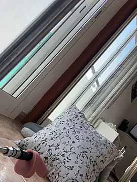 AlaskaLover online show from April 10, 8:32 am